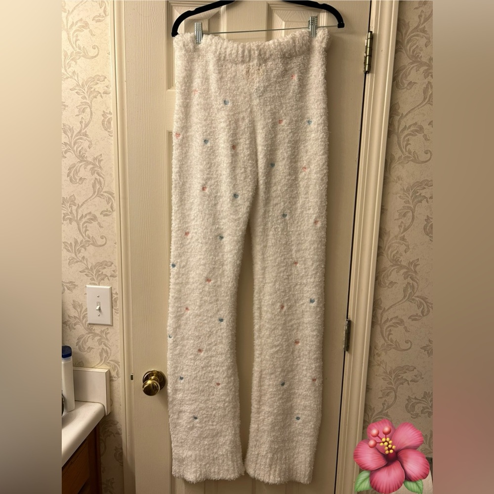 EUC POL white lounge set with hearts size L fits Med-M/L - Picture 6 of 9